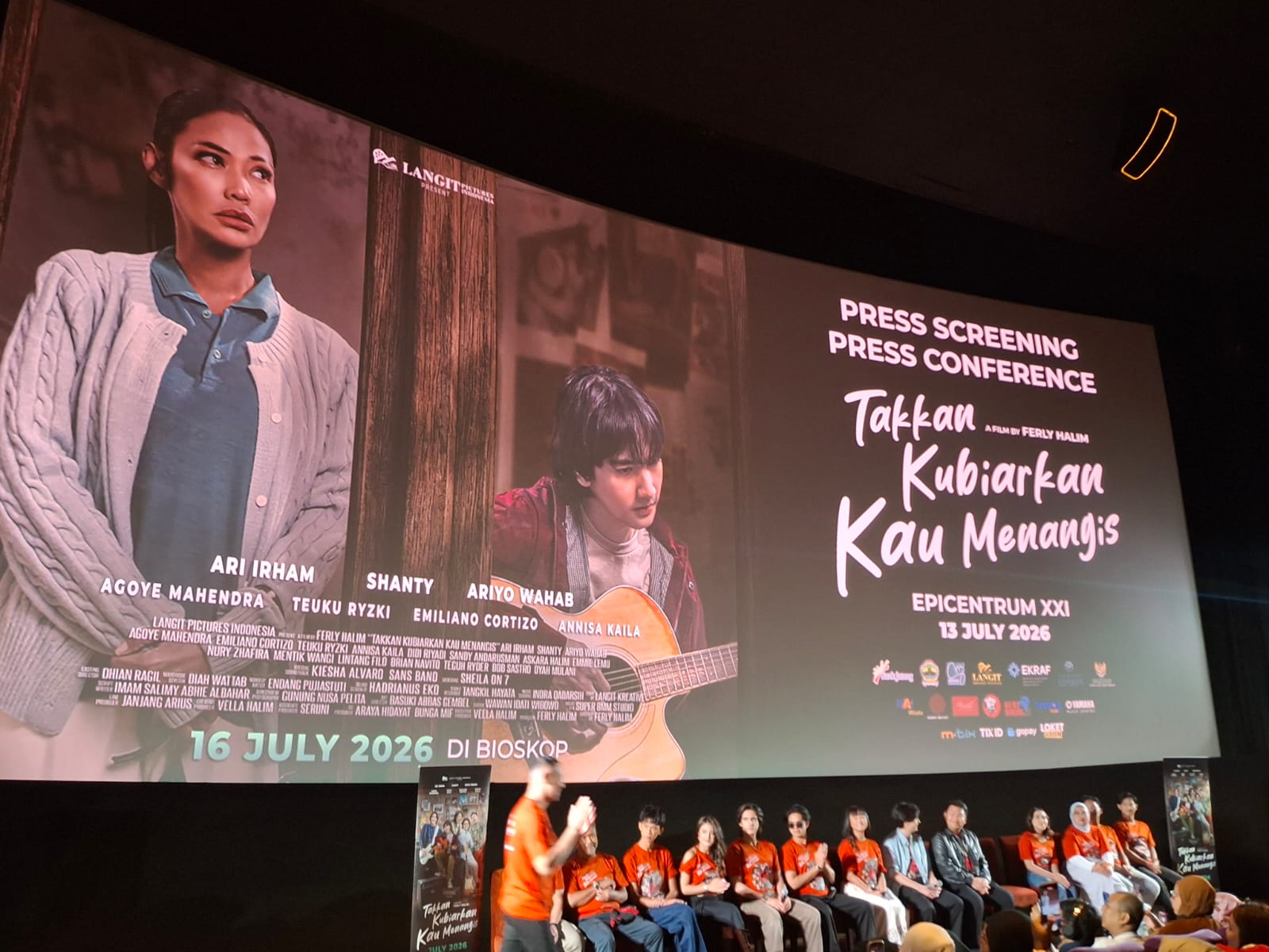 Ilustrasi ari irham sheila on 7 untuk artikel Ari Irham Sheila On 7: Rekam 3 Lagu untuk Film